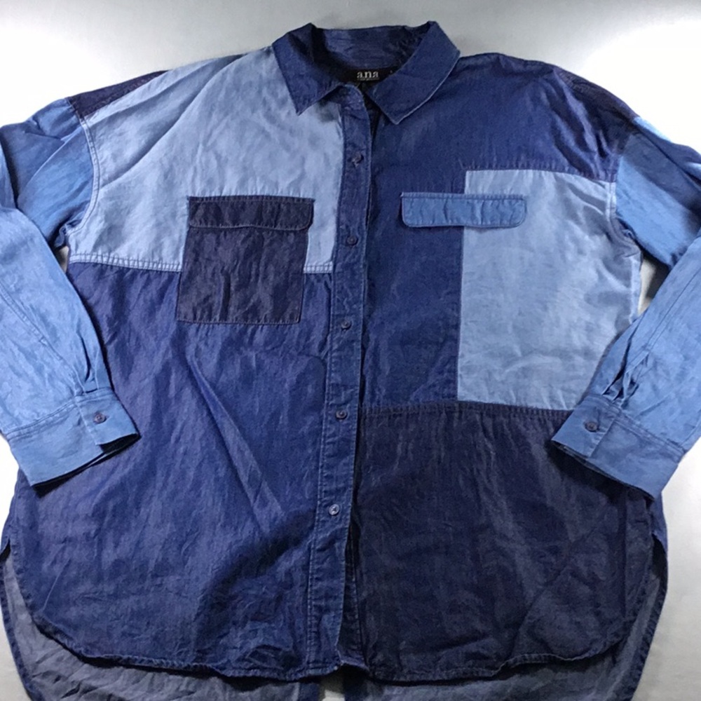 a.n.a Y2K‎ Denim Oversized Colorblock Button-Down Shirt in Multiple Blues Size L